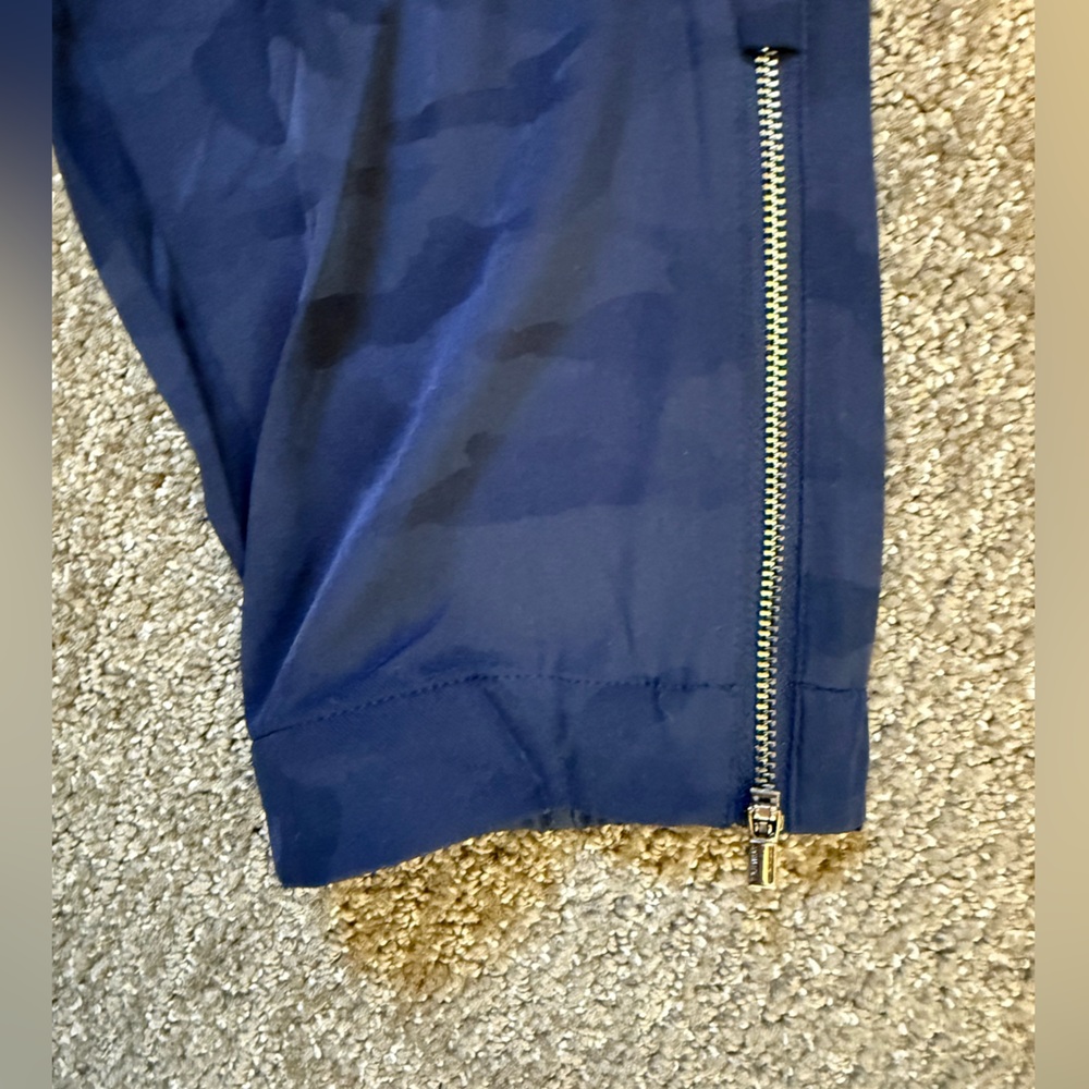 Athleta Brooklyn Pull-On Pants Blue Camo Print Size 10 - Picture 4 of 8
